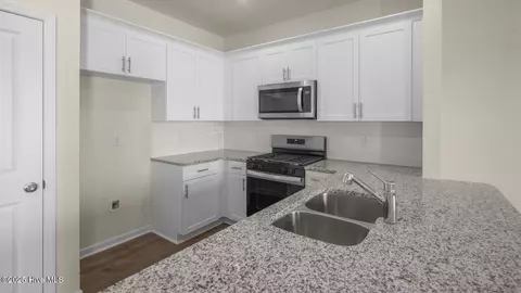 Kitchen - 2011 Clock Rd, New Bern, NC 28562 photo 2 of 2