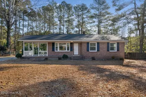 126 Circlewood Dr, Rockingham, NC 28379