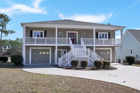 1082 N Shore Dr, Southport, NC 28461