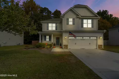 706 Oleander St, Jacksonville, NC 28540