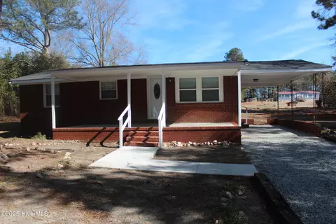 120 Hillview St, Candor, NC 27229