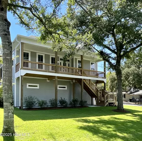 2401 E Yacht Dr, Oak Island, NC 28465