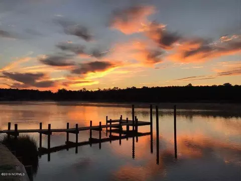 454 Baird Point Rd, Grantsboro, NC 28529