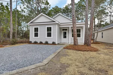 4317 Sea Pines Dr SE, Southport, NC 28461