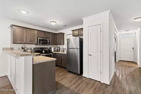 Entry Way - 453 Sullivan Loop Rd, Midway Park, NC 28544 photo 2 of 4