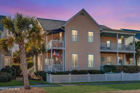 205 Silver Sloop Way, Carolina Beach, NC 28428