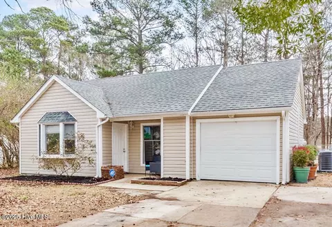 111 Tiffany Pl, Jacksonville, NC 28546