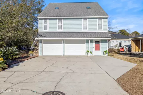 945 Carolina Sands Dr, Carolina Beach, NC 28428