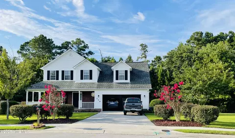 110 Edgefield Dr, Jacksonville, NC 28546