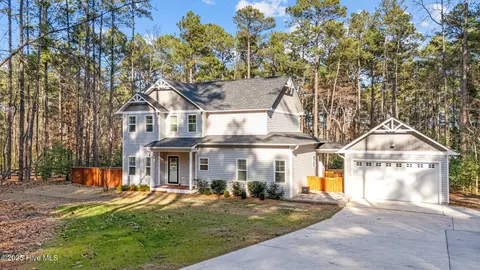 1667 E Indiana Ave, Southern Pines, NC 28387