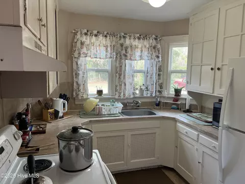 212 E Walnut St, Tarboro, NC 27886 photo 8