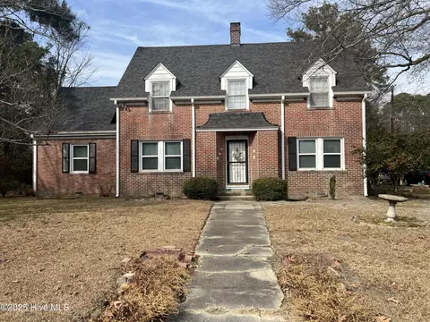 212 E Walnut St, Tarboro, NC 27886