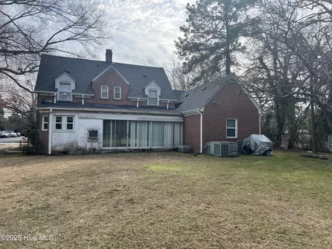 212 E Walnut St, Tarboro, NC 27886 photo 4