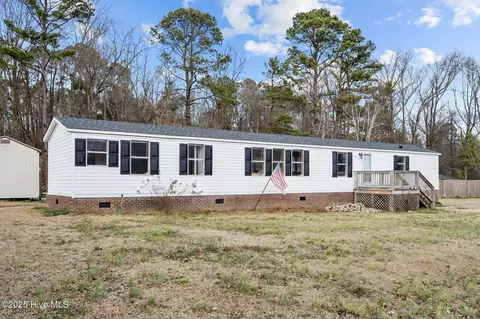 345 Washington Creek Dr, Willard, NC 28478