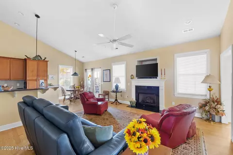 82 Highlands Dr, Hampstead, NC 28443 photo 4