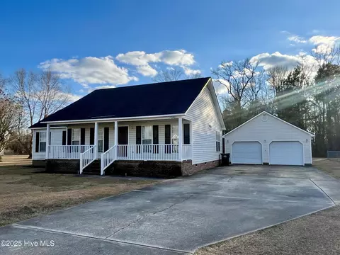 14821 Blue Woods Rd, Laurinburg, NC 28352