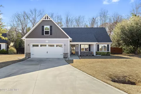 628 Osprey Landing Dr, Holly Ridge, NC 28445