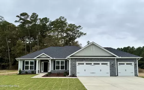 109 Oxford Ct, La Grange, NC 28551