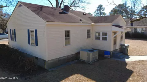 216 Cale St, Windsor, NC 27983 photo 6