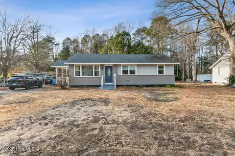 12 Carver Rd, Jacksonville, NC 28540