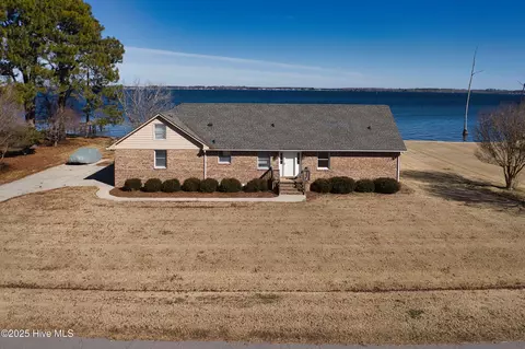 1024 Bateman Dr, Elizabeth City, NC 27909
