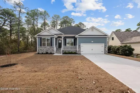 5712 Sloop Ct, New Bern, NC 28560