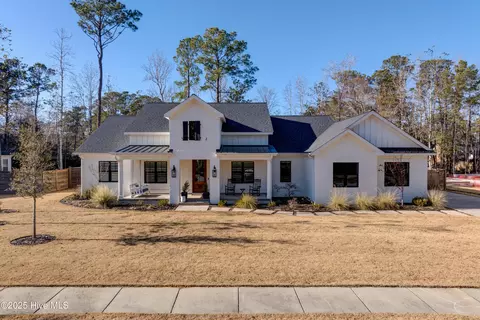 420 E Blackbeard Rd, Wilmington, NC 28409