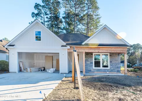 1381 Pennington Dr NW, Calabash, NC 28467