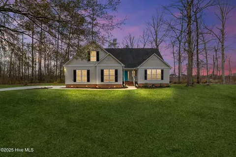 359 Knollwood Dr, Hampstead, NC 28443