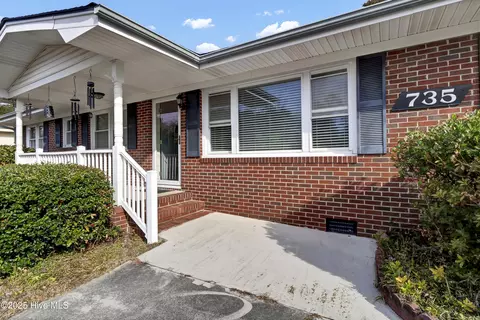 735 Eastwood Rd, Wilmington, NC 28403