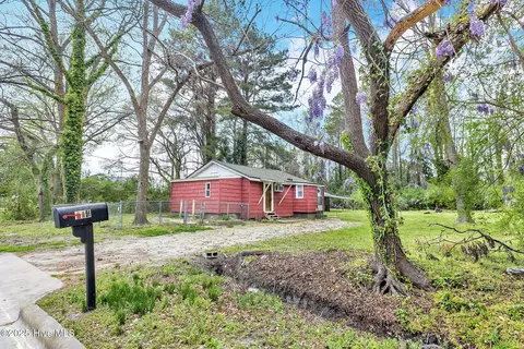 114 W Washington St, Warsaw, NC 28398