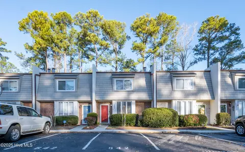 642 Cobblestone Dr, Wilmington, NC 28405