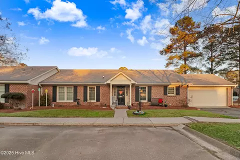 815 Westminster Ln, Kinston, NC 28501