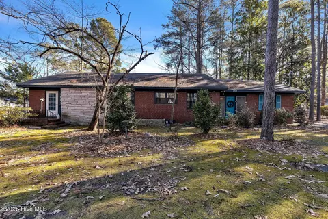 2502 N Barker St, Lumberton, NC 28358