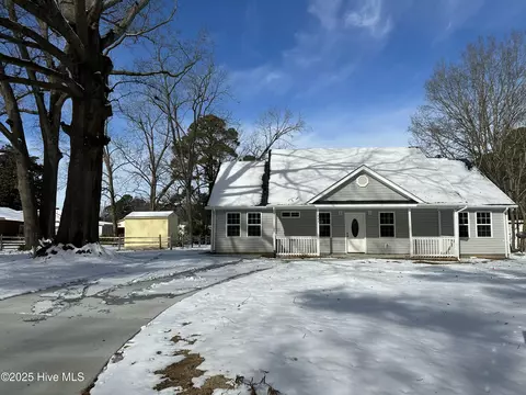 207 Pearl St, Clinton, NC 28328