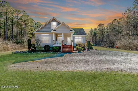 695 Grady Rd, Cameron, NC 28326