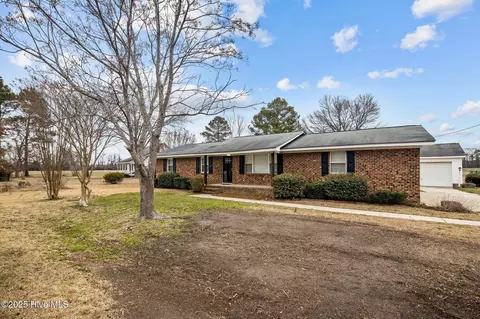 733 Burnette Rd, Farmville, NC 27828