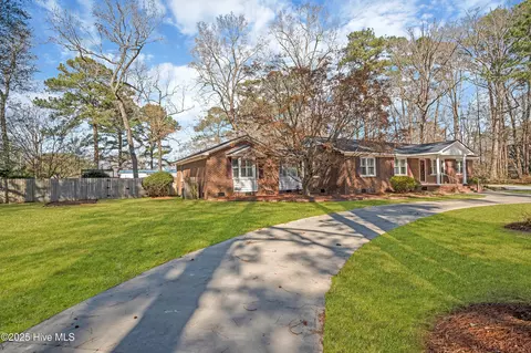 3349 Randomwood Dr, Greenville, NC 27858