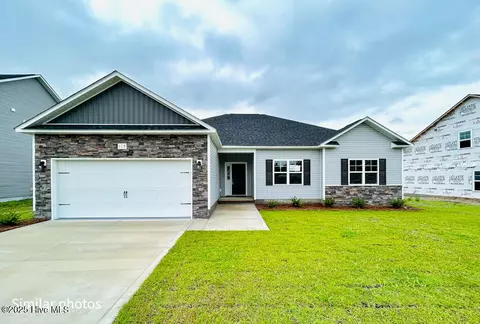 115 Woodford Dr, Jacksonville, NC 28540