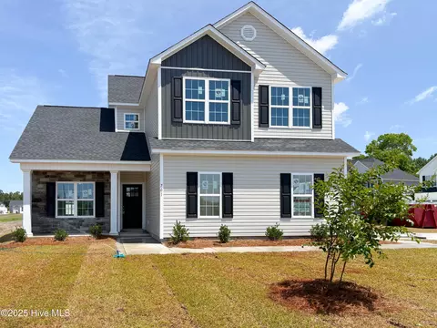 701 Ellabond St, Sneads Ferry, NC 28460