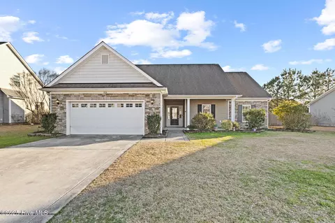 208 Wynbrookee Ln, Jacksonville, NC 28546