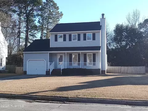 2001 Pinetree Dr, New Bern, NC 28562