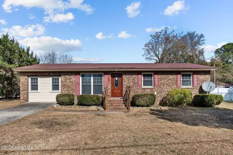 405 Aztec Ln, Greenville, NC 27834