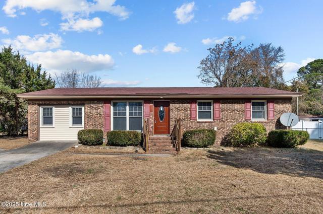 405 Aztec Ln, Greenville, NC 27834 | 28 Photos - Movoto