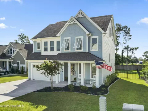 16 N Artisan Dr, Hampstead, NC 28443