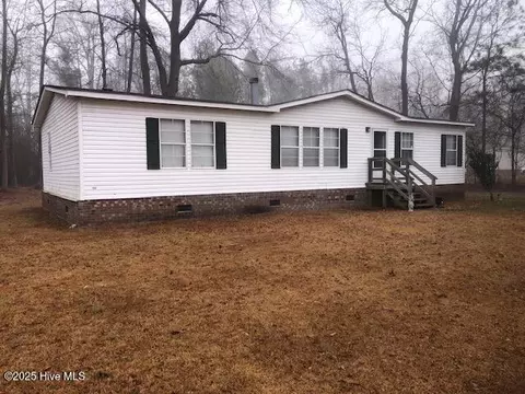 105 Carls Woods Dr, Pinetown, NC 27865