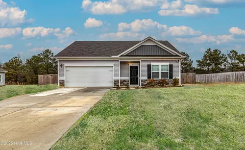 312 Settlers Pointe Dr, Pikeville, NC 27863
