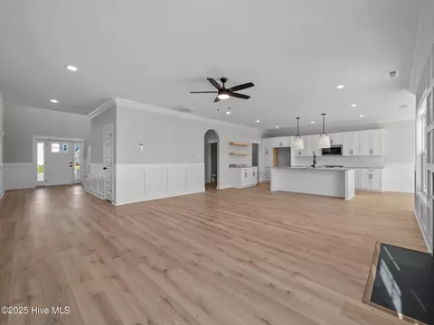 301 E Ivybridge Dr, Hubert, NC 28539 photo 4