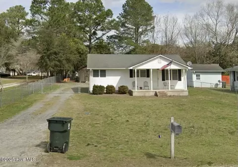 711 Queen St, Grifton, NC 28530