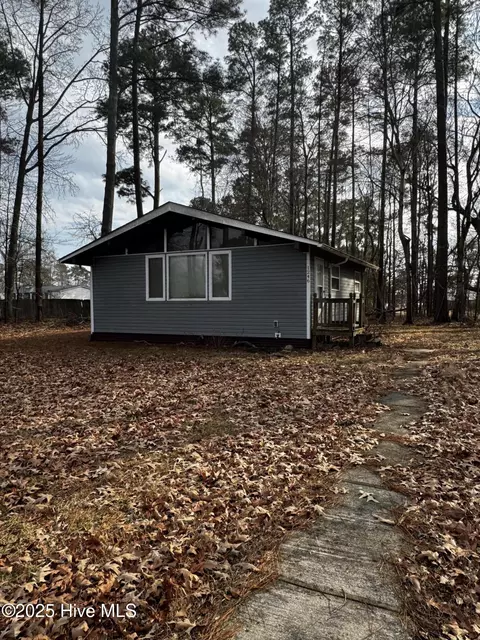 1246 Snug Harbor Rd, Hertford, NC 27944